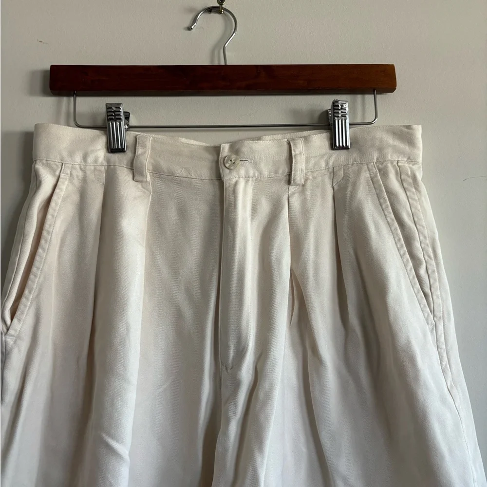 Tommy Bahama Bermuda shorts in color cream‎ size 12